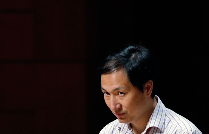 В Китае ученого, занимавшегося редактированием генов человека, отправили в тюрьму