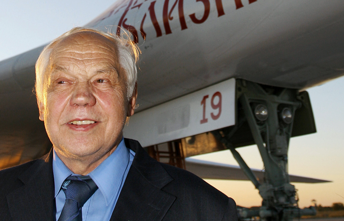 Умер главный конструктор бомбардировщика Ту-160 Валентин Близнюк