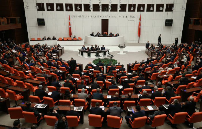 Парламент Турции поддержал отправку войск в Ливию