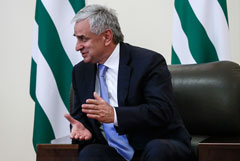 Рауль Хаджимба отказался вновь баллотироваться на пост президента Абхазии