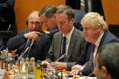 Британский премьер на встрече с Путиным предупредил о проблемах в отношениях стран