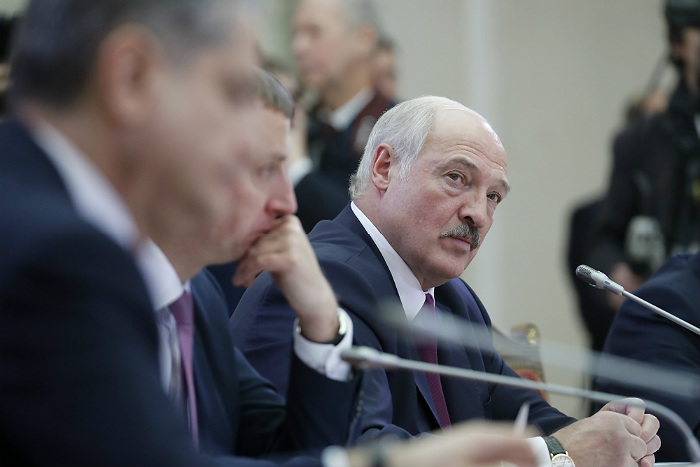 Лукашенко одобрил изменение межправсоглашения с РФ о ценах на газ