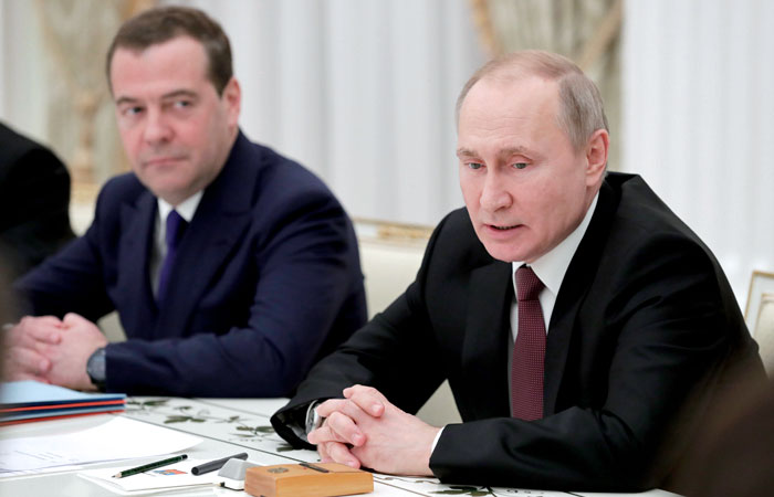 Путин определил зарплату Медведева в Совбезе