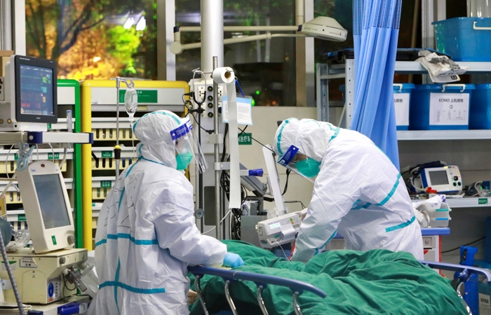 За сутки 42 человека умерли от коронавируса в китайской провинции Хубэй