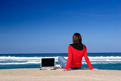 Более 40% россиян предпочли бы провести отпуск без интернета