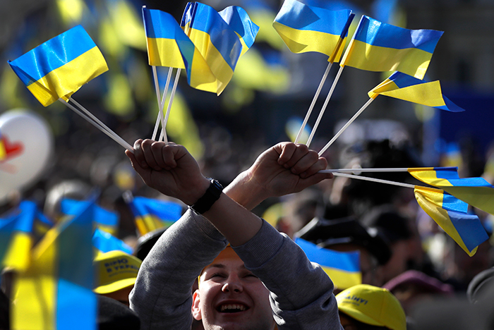 Более двух третей украинцев сочли Россию враждебной страной
