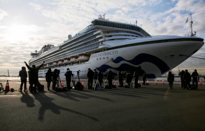 Коронавирус обнаружен у 61 человека на круизном лайнере Diamond Princess