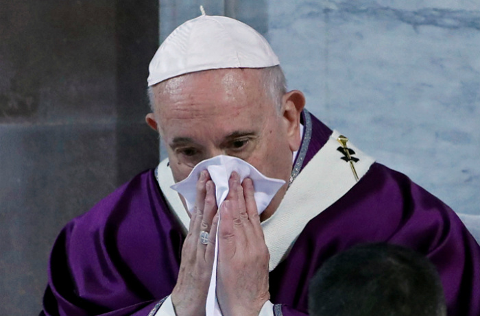 Папа римский три дня подряд отменяет мероприятия из-за недомогания