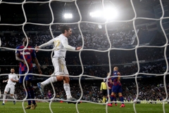 "Реал" победил "Барселону" в чемпионате Испании по футболу