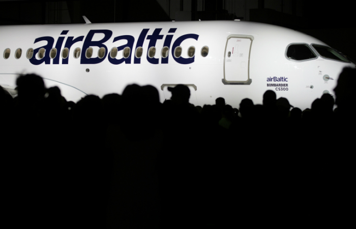 Латвийская авиакомпания airBaltic отменит все свои рейсы с 17 марта