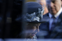 Елизавета II переехала в Виндзорский замок на фоне вспышки коронавируса