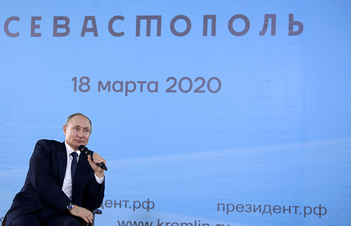 Путин заявил, что имеет информацию о сроках возможной разработки вакцины от COVID-19
