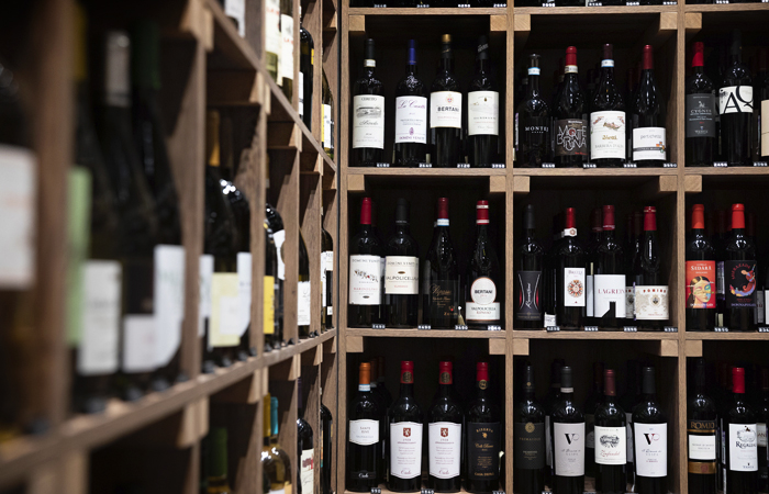 Один из крупнейших в РФ импортеров вина повысит цены из-за девальвации рубля