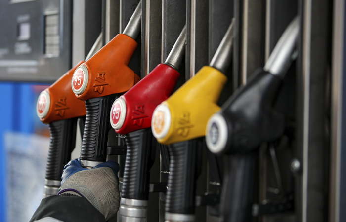 Бензин: спрос упал, ждать ли снижения цен?