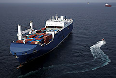 Сто тысяч моряков по всему миру застряли на судах из-за коронавируса