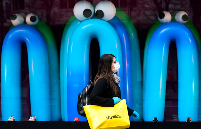 Продажи британских ритейлеров в марте рухнули до минимума за 25 лет