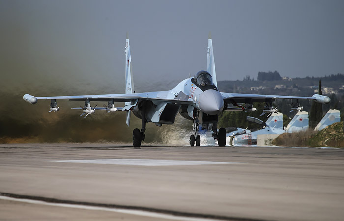 Российский Су-35 в Сирии подняли в воздух для перехвата самолета-разведчика США