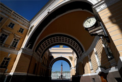 Беглов допустил введение пропускного режима в Петербурге