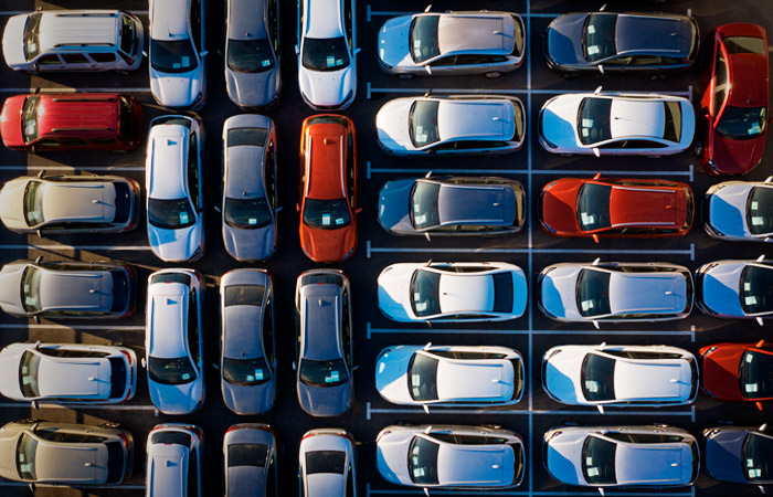 Путин пообещал, что автодилеры откроются в числе первых при появлении возможности