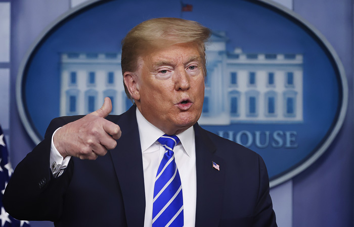 Медики раскритиковали идею Трампа лечить COVID-19 инъекциями дезинфицирующих средств