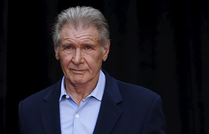 Харрисон Форд на самолете опасно сблизился со взлетающим лайнером