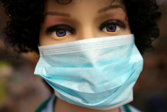 Саратовский министр уволилась на фоне скандальной закупки масок по 425 рублей