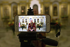 Популярность религиозных ТВ-программ в России выросла вдвое в предпасхальную неделю