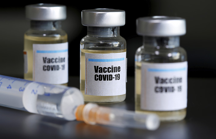 В Минздраве сочли обнадеживающими первые результаты разработки вакцины от COVID-19