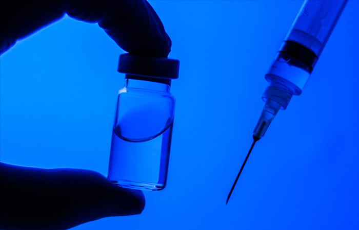 Ограничения по коронавирусу в РФ полностью снимут только после появления вакцины