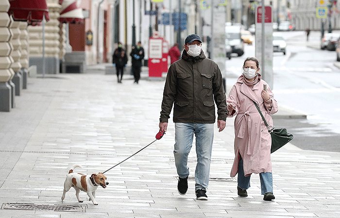 Более половины пассажиров начали носить маски в общественном транспорте Москвы