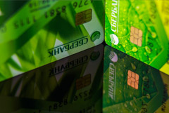 Сбербанк продлил обслуживание карт с истекшим сроком действия