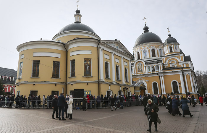 В Москве открыли для прихожан Покровский монастырь, несмотря на запрет РПЦ
