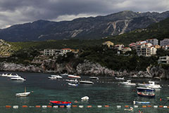 Черногория 1 июня открыла границы для 130 стран, не включив в список Россию