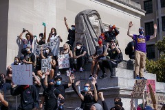 Шеф полиции Вашингтона призвал готовиться к новым массовым демонстрациям