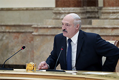 Лукашенко назвал бизнесменов "буржуями" и поручил их "прошерстить"