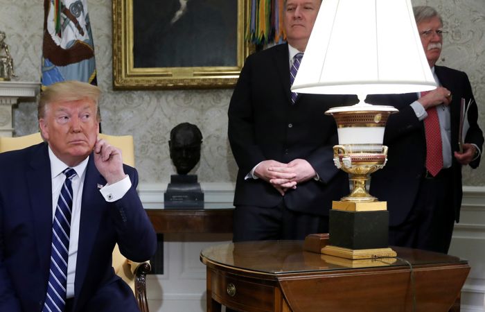 Помпео назвал предателем Болтона за критику Трампа в книге мемуаров