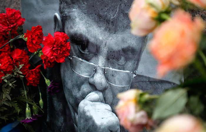 Немцов выиграл суд у Лужкова посмертно