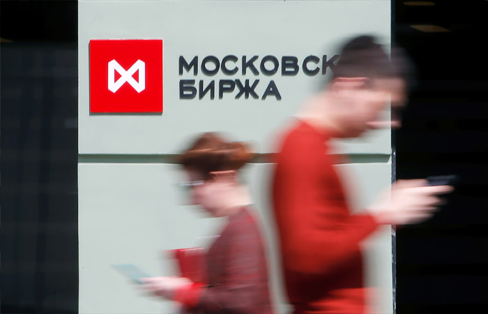 Инвесторы подали иски на 51,5 млн руб. к Мосбирже из-за ситуации с фьючерсами WTI
