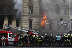 В центре Москвы загорелось шестиэтажное здание