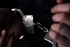 В Москве по делу о взятке задержали следователя, который вел дела "Кировлеса" и Сугробова