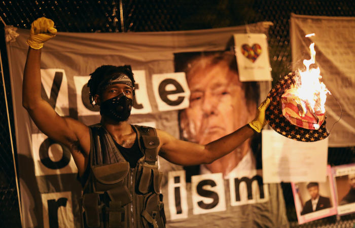 Трамп пообещал победить левых радикалов