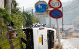 Более 60 человек погибли в Японии из-за ливней