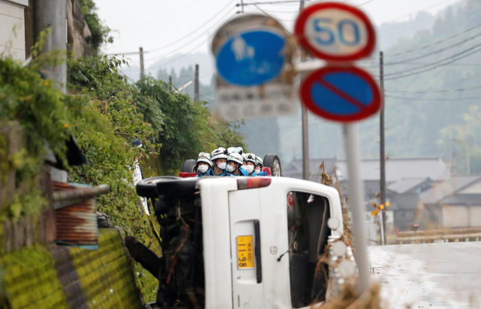 Более 60 человек погибли в Японии из-за ливней