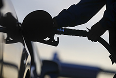 Цены на нефть слабо изменились после рекордного роста на данных о запасах в США