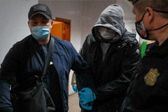 Суд отправил под домашний арест замдиректора "Почты России" Емельченкова