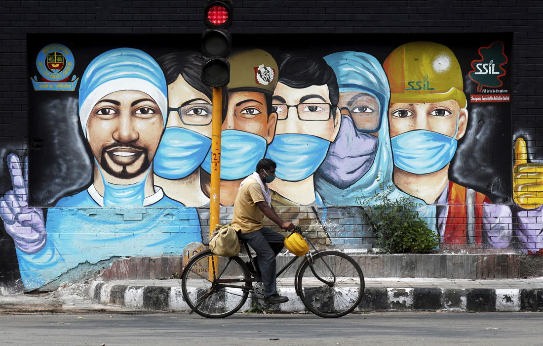 В Индии число заразившихся коронавирусом превысило отметку в 1 миллион, от болезни умерли 25,6 тысяч человек. Страна находится на третьем месте по числу заболевших.