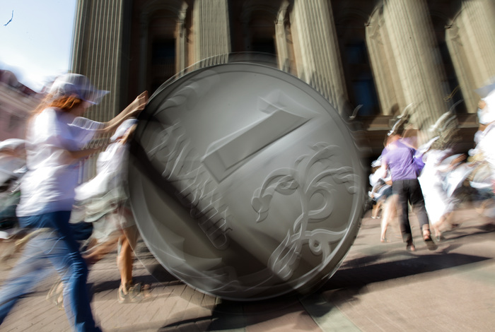 Реальные располагаемые доходы россиян пережили максимальное с 1999 года падение