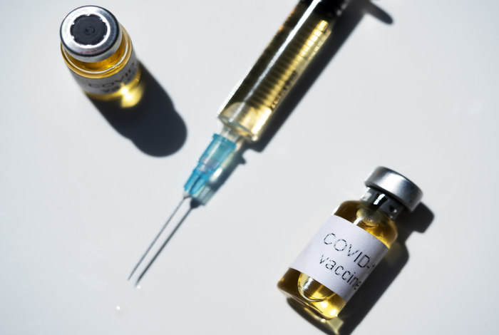 Трамп не исключил крупных поставок вакцины от COVID-19 за рубеж