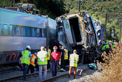 В Португалии скоростной поезд столкнулся с автомобилем