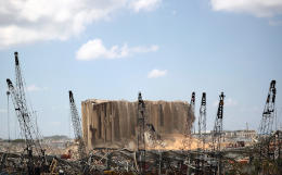 AP сообщило о контейнерах с опасными химвеществами в порту Бейрута